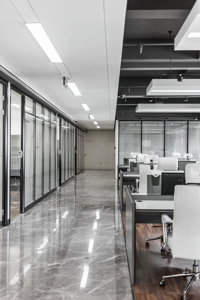 600m2現(xiàn)代辦公室過道裝修設(shè)計(jì)效果圖